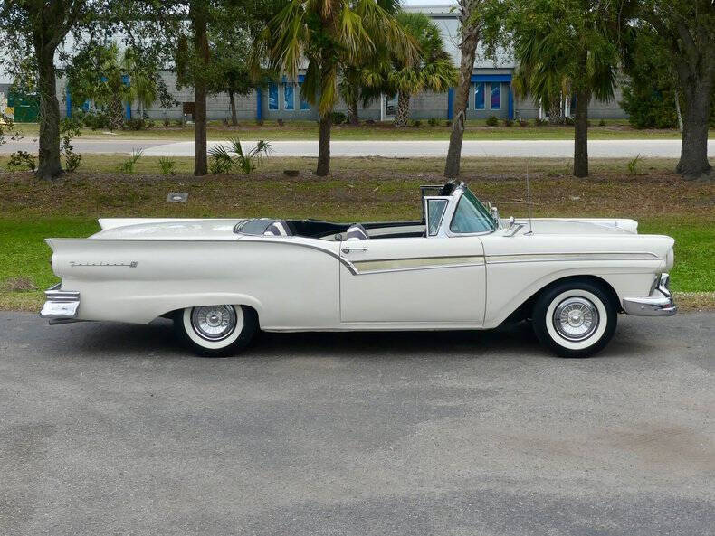 1957 Ford Fairlane