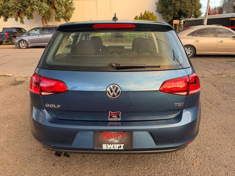 2016 Volkswagen Golf TSI SE