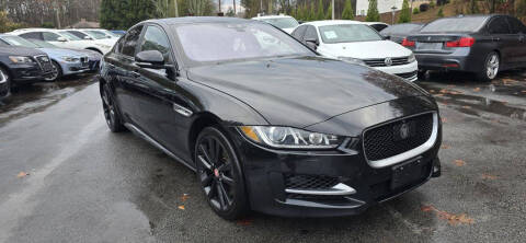 2017 Jaguar XE 35t R-Sport