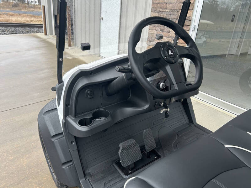 2026 Active Pulse 6 Seater lifted