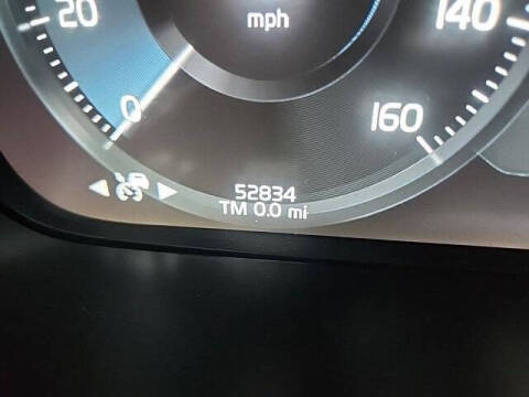 2022 Volvo XC90 T5 Momentum