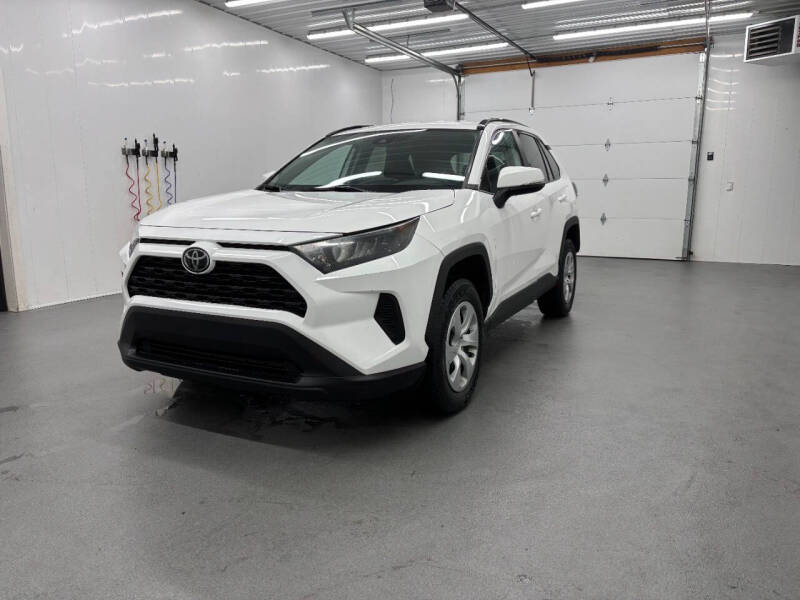 2021 Toyota RAV4 LE's photo