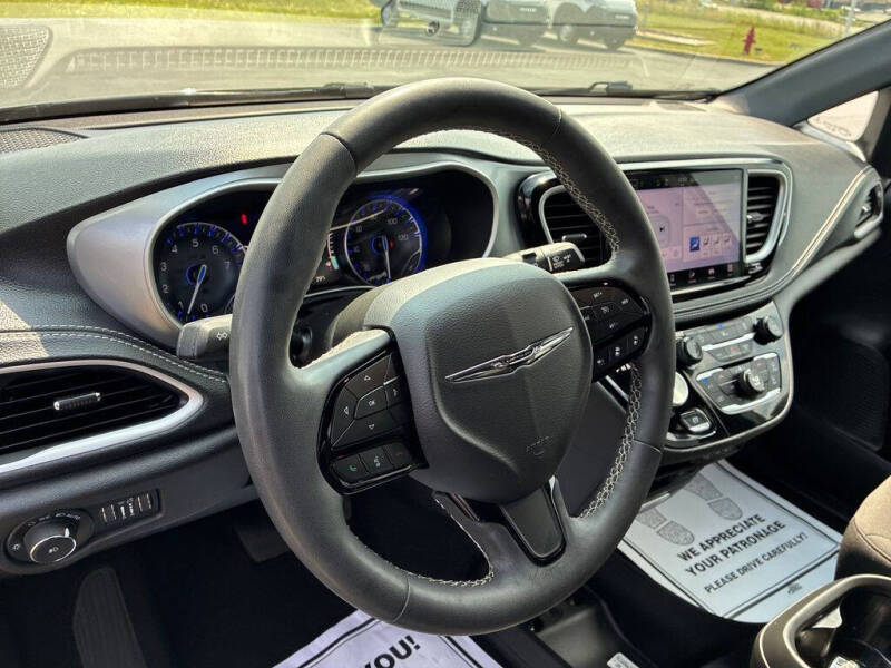 2022 Chrysler Pacifica Touring