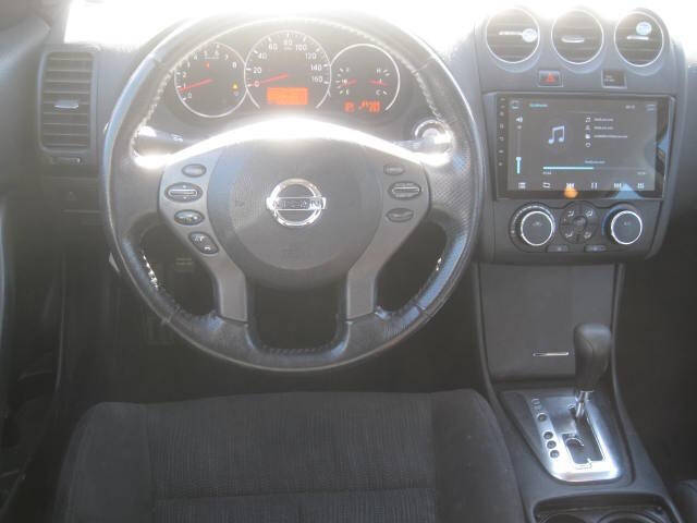 2012 Nissan Altima S photo 11