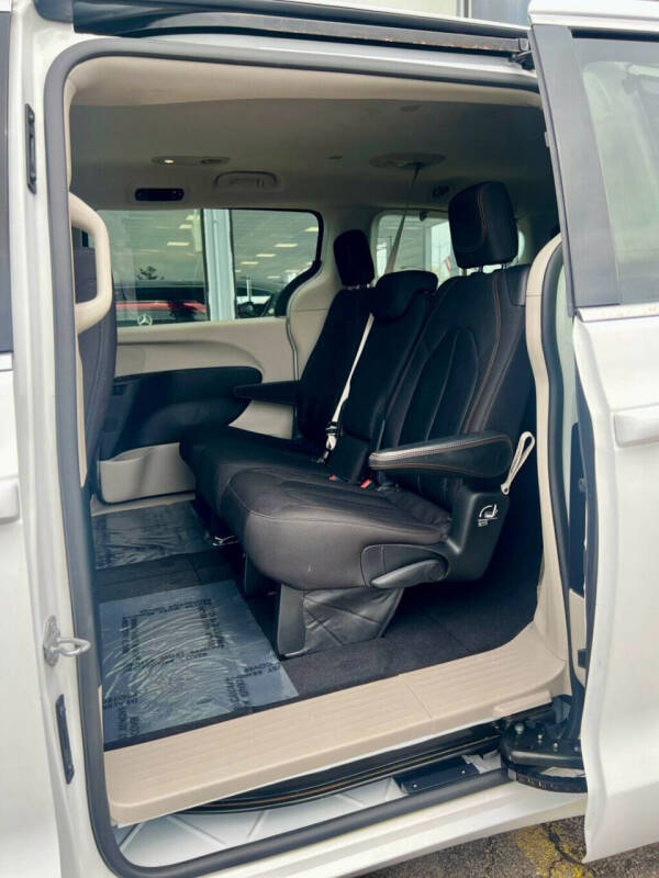 2017 Chrysler Pacifica LX