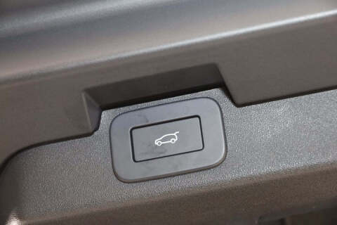 2023 Land Rover Discovery P360 S R-Dynamic