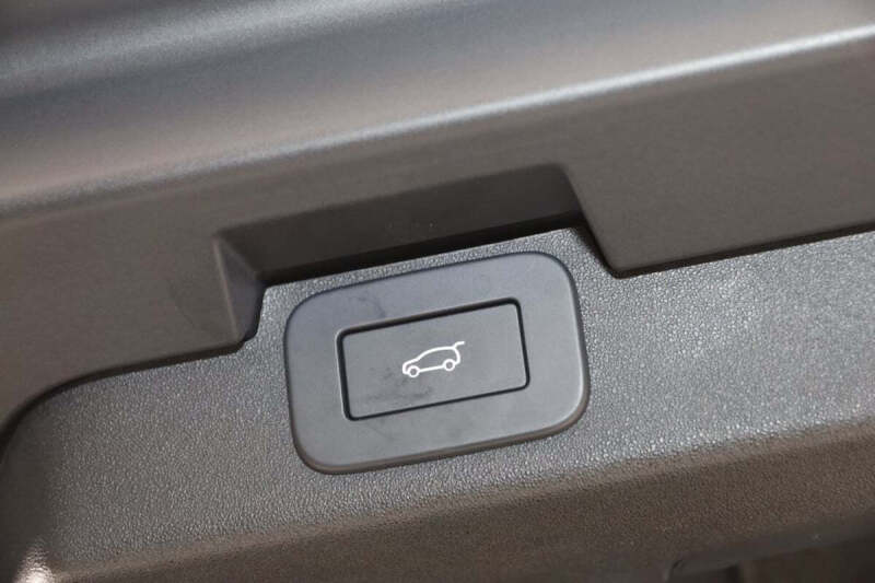 2023 Land Rover Discovery P360 S R-Dynamic