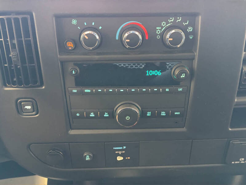 2024 Chevrolet Express 2500