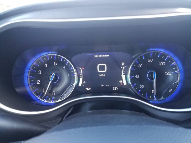 2025 Chrysler Pacifica Select