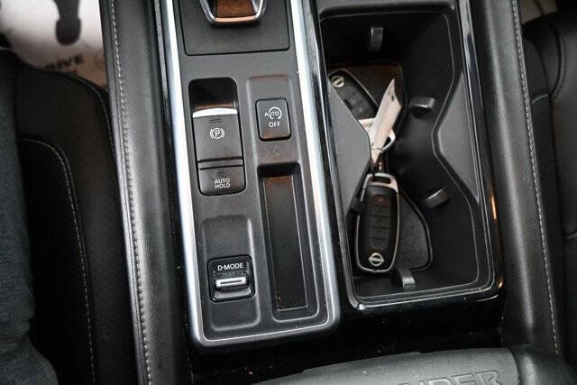 2023 Nissan Pathfinder SL