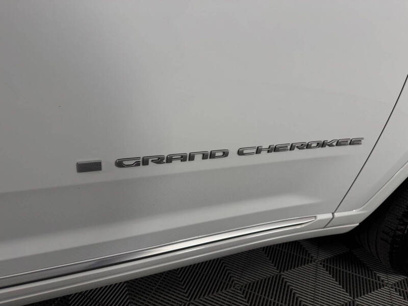 2025 Jeep Grand Cherokee Summit