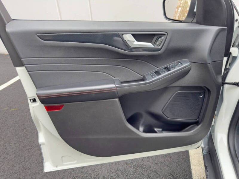 2024 Ford Escape Hybrid ST-Line Select