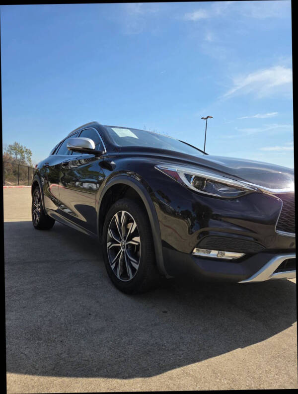 2018 Infiniti QX30 Essential