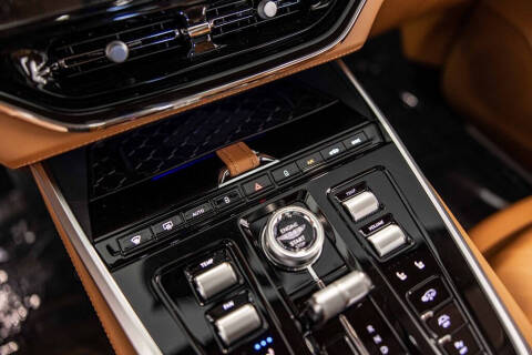 2026 Aston Martin DBX 707