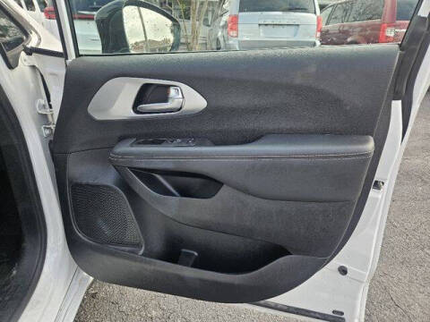 2024 Chrysler Pacifica Touring