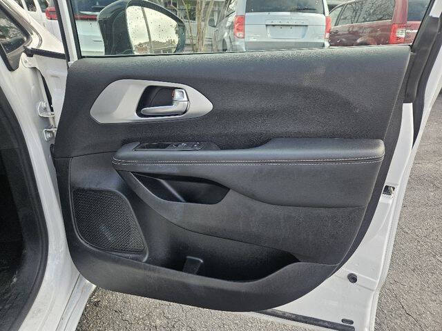 2024 Chrysler Pacifica Touring