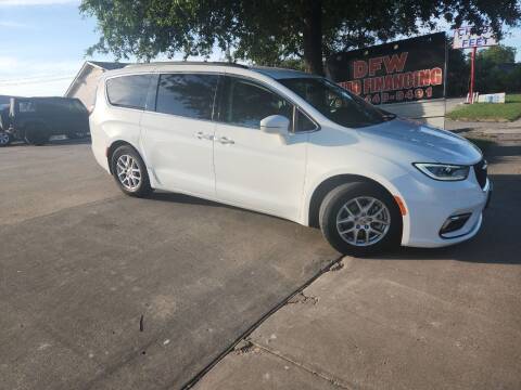 2022 Chrysler Pacifica for sale at Bad Credit Call Fadi in Dallas TX