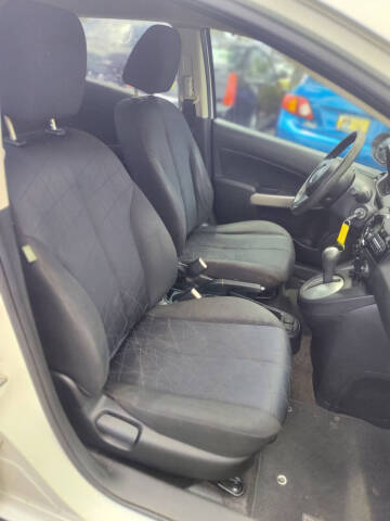 2011 Mazda MAZDA2 Touring