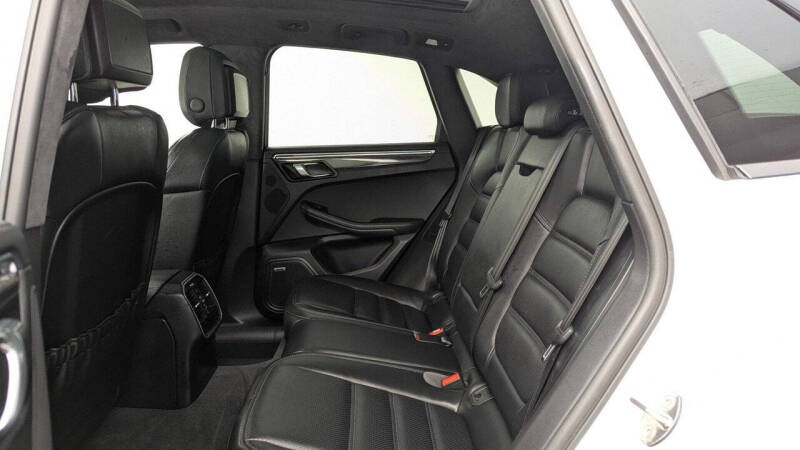 2016 Porsche Macan Turbo