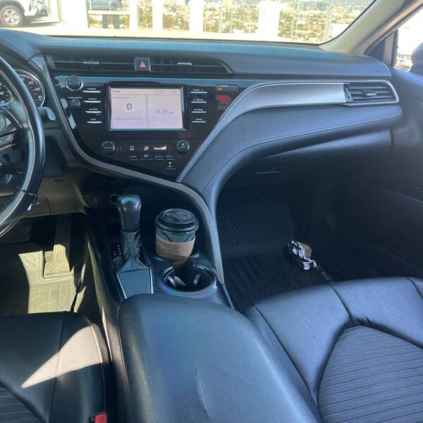 2019 Toyota Camry SE