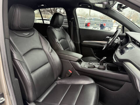 2020 Cadillac XT4 Premium Luxury