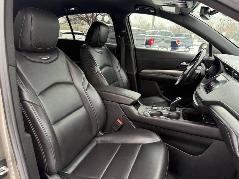 2020 Cadillac XT4 Premium Luxury