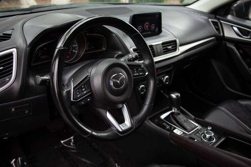 2018 Mazda MAZDA3 Touring