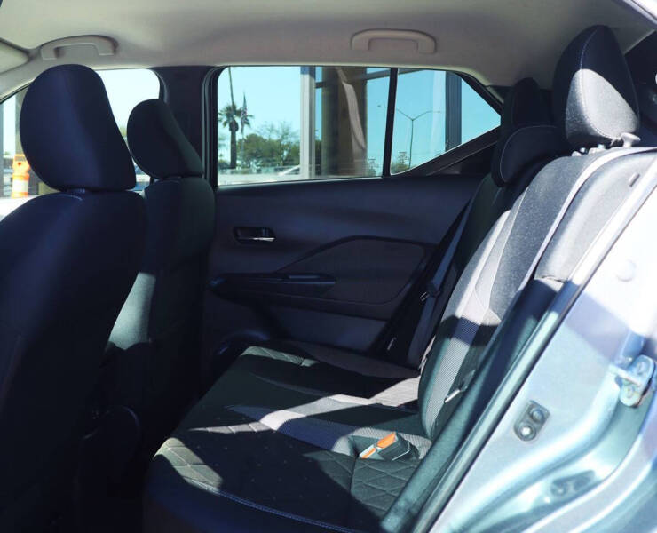 2020 Nissan Kicks SV