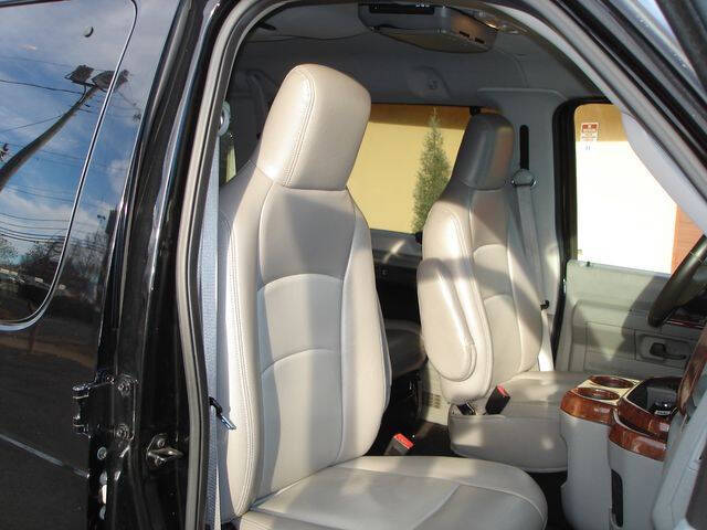 2011 Ford E-Series E-350 SD XLT