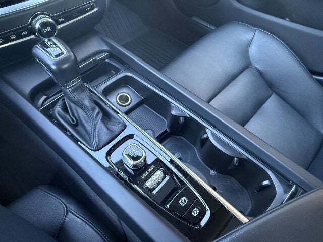 2019 Volvo S60 T5 Momentum