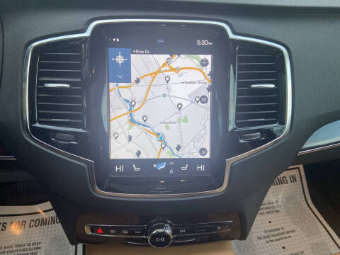 2016 Volvo XC90 T6 Momentum