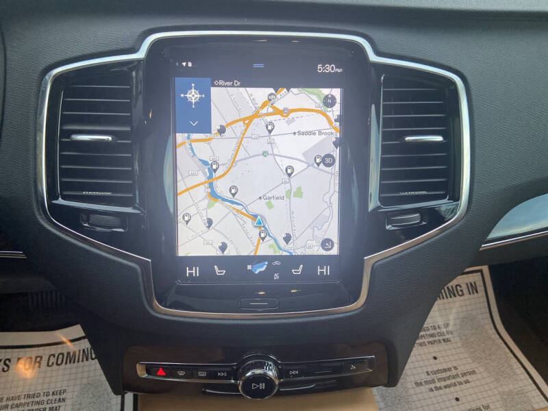 2016 Volvo XC90 T6 Momentum