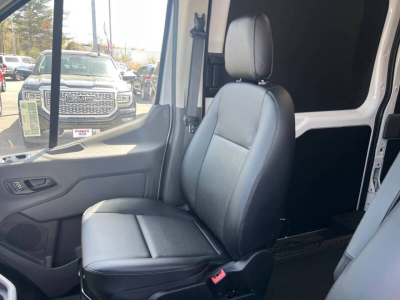 2025 Ford Transit 250