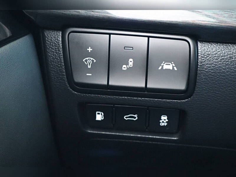 2018 Kia Cadenza Limited