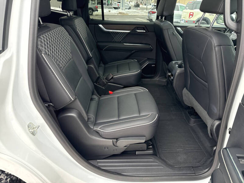 2024 GMC Acadia Denali