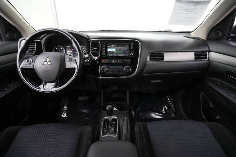2016 Mitsubishi Outlander SE