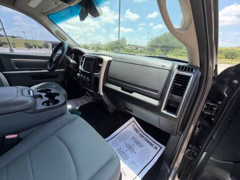 2017 RAM 1500 SLT
