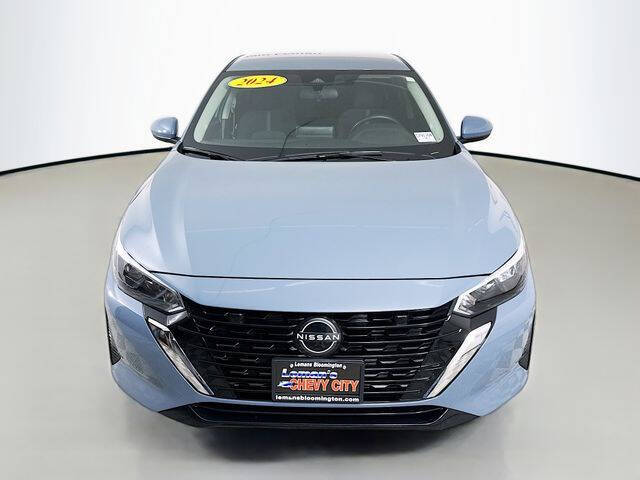 Used 2024 Nissan Sentra SV with VIN 3N1AB8CV1RY219561 for sale in Bloomington, IL