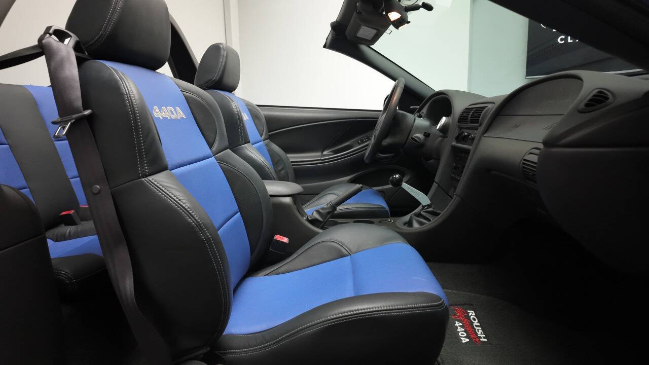 2004 Ford Mustang 59