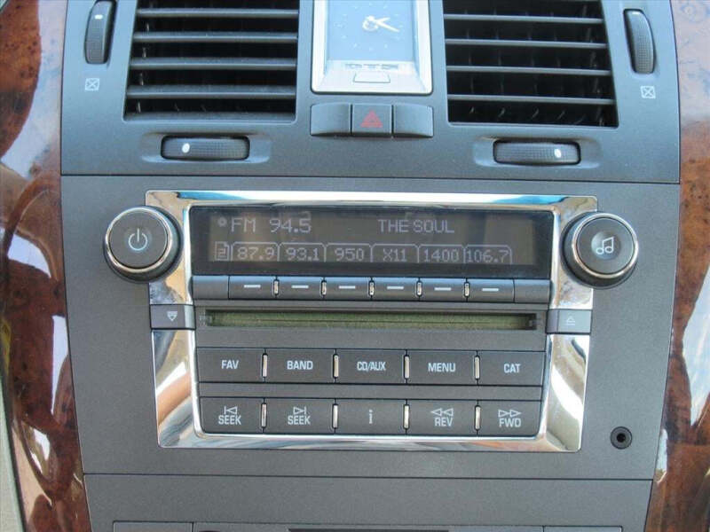 2010 Cadillac DTS Luxury Collection