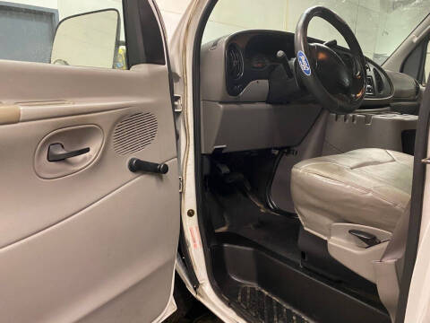 2001 Ford E-Series E-250