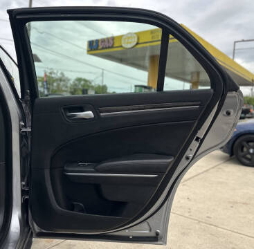 2013 Chrysler 300 C