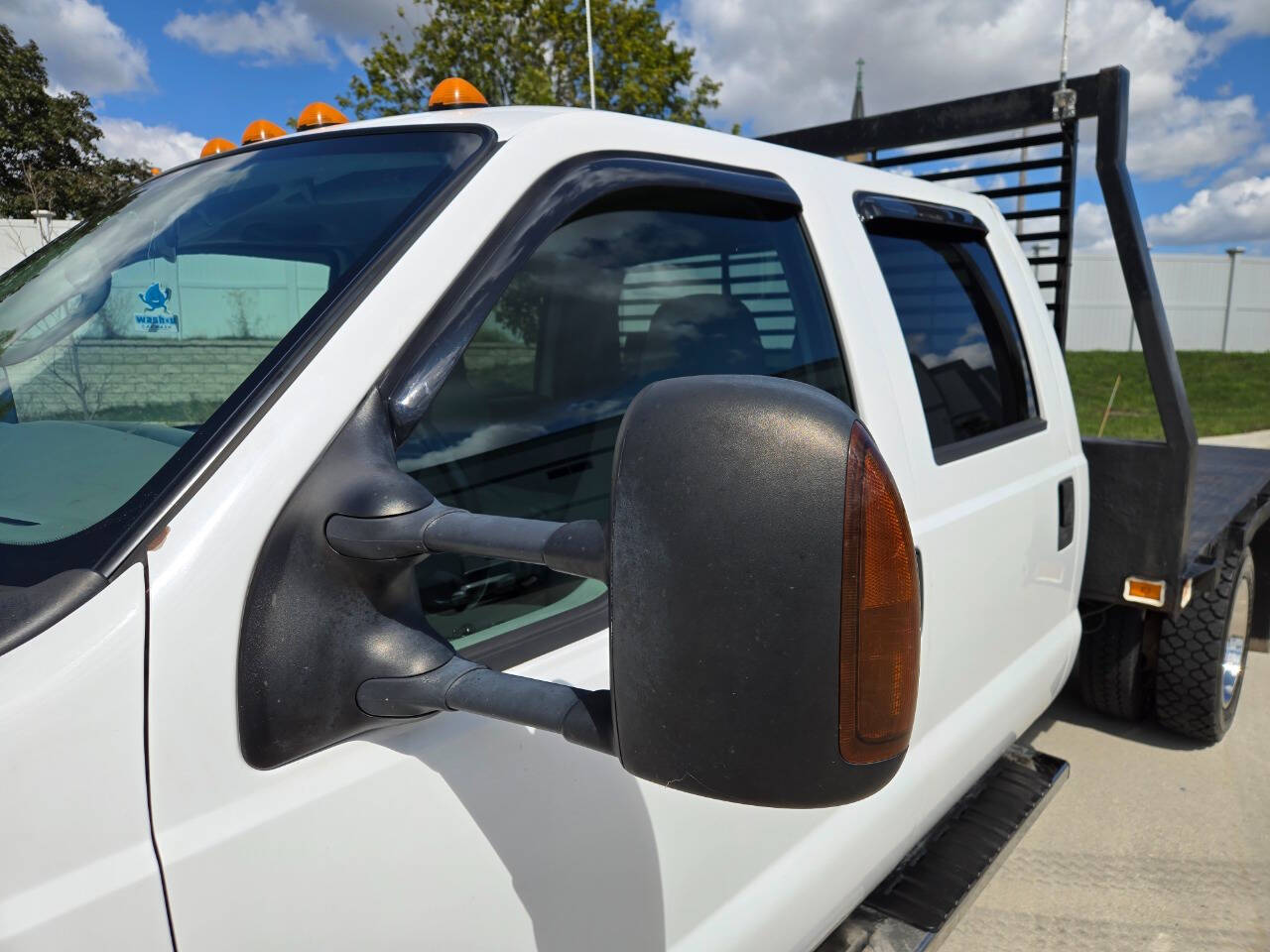 2004 Ford F-550 Super Duty 14