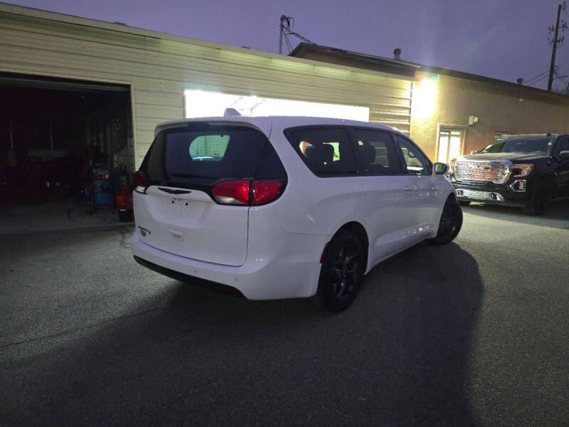 2020 Chrysler Pacifica Touring