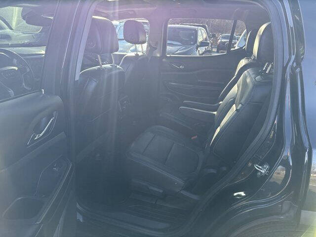 2020 GMC Acadia SLT