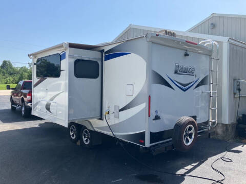 2017 Lance Camper M-1995