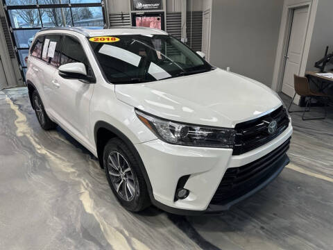 2018 Toyota Highlander for sale at Crossroads Car and Truck - Crossroads Car & Truck - Milford in Milford OH