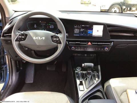 2023 Kia Niro SX
