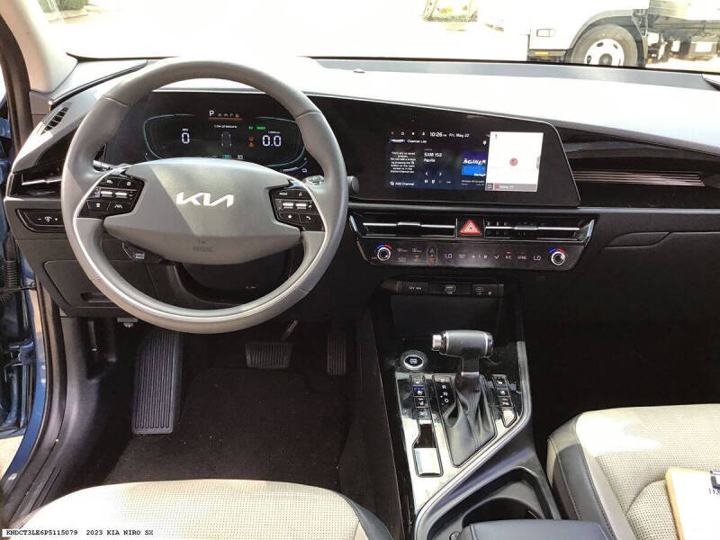 2023 Kia Niro SX