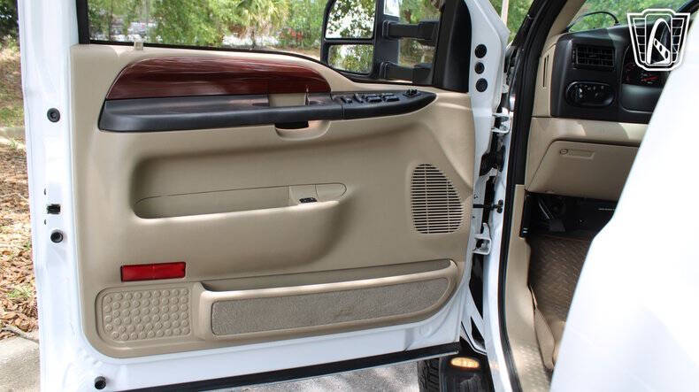 2005 Ford Excursion Eddie Bauer